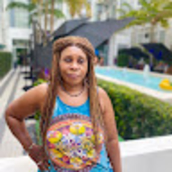 Meet your Posher, Ruby - Picture 1 of 1